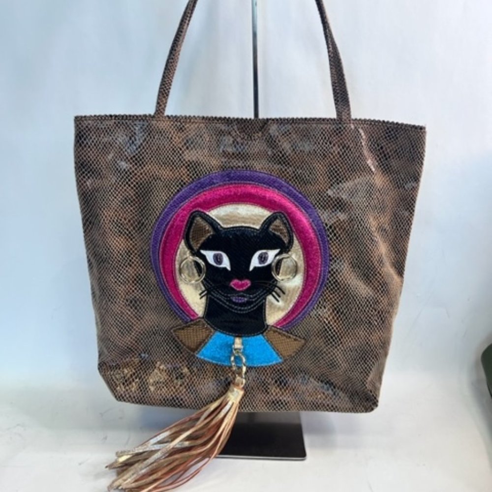 Sharif tote